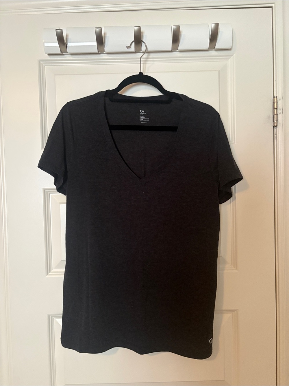GAPFit Women's Heather Charcoal V-Neck Short Sleeve Athletic Tee